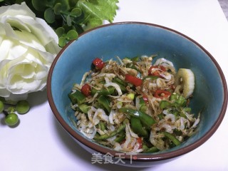 青椒拌虾皮的做法步骤：6