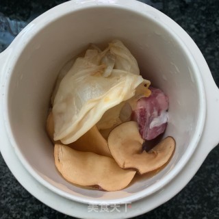 鸡蛋胶海底椰炖排骨汤的做法步骤：7