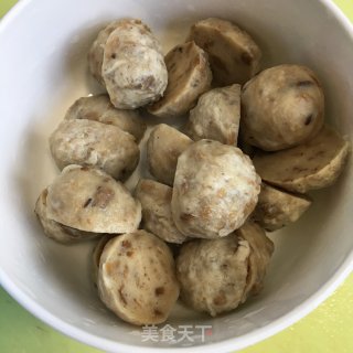高汤炖菌菇丸子的做法步骤：1