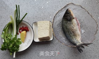 鲫鱼豆腐汤的做法步骤：1