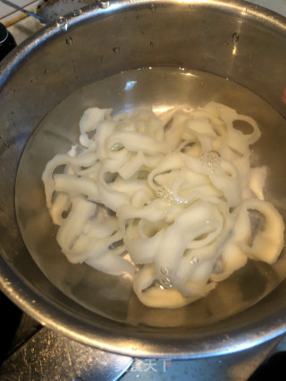 葱拌刀削面的做法步骤：3