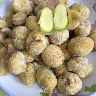 板栗烧牛腩的做法步骤：1