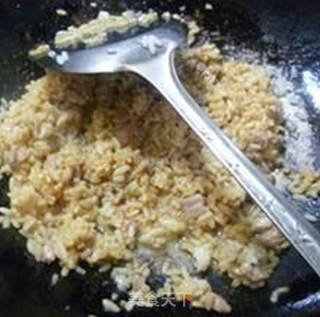 酱油瘦肉炒饭的做法步骤：7