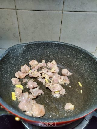番茄黑木耳烧肉片的做法步骤：4