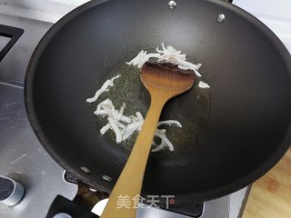 肉丝炒茭白的做法步骤：3