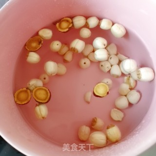 莲子红枣炖猪心的做法步骤：3