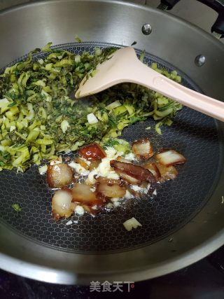 腊肉炒辣菜的做法步骤：4