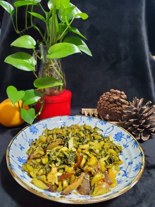 腊肉炒辣菜的做法步骤：7