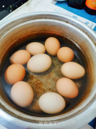 五香茶叶蛋的做法步骤：1