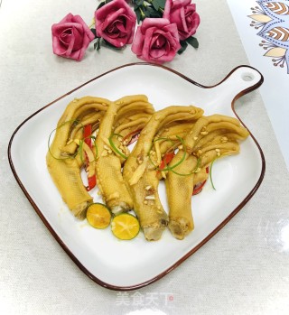 酸辣鸭脚的做法步骤：8