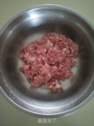 水晶虾饺的包法（以包水饺来代替）的做法步骤：6