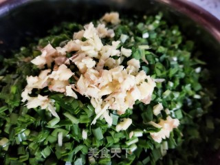 猪肉韭菜三鲜饺子的做法步骤：11