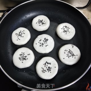 花生芝麻糯米饼的做法步骤：15