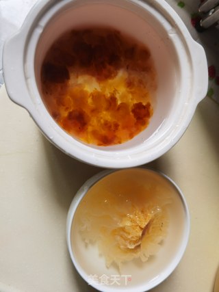 简单做桃胶银耳羹的做法步骤：1
