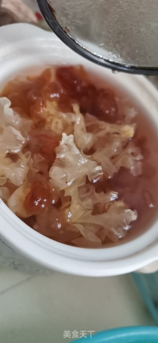 简单做桃胶银耳羹的做法步骤：3