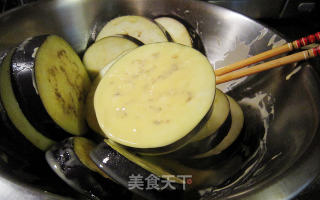 红烧汁浇大茄子块的做法步骤：3