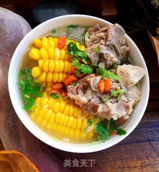 枸杞玉米排骨汤的做法步骤：10