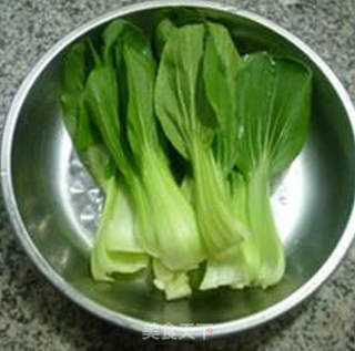 鱿鱼鲞青菜大米粥的做法步骤：2