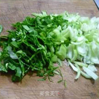 鱿鱼鲞青菜大米粥的做法步骤：4