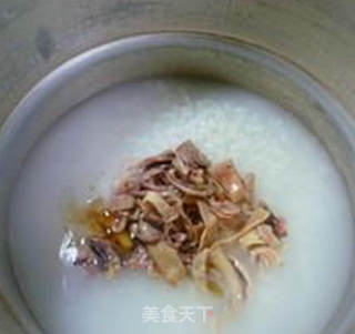鱿鱼鲞青菜大米粥的做法步骤：10