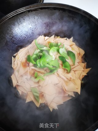 青椒干豆腐的做法步骤：6
