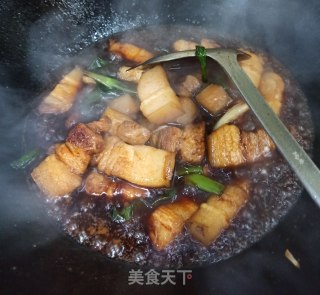 百叶结烧五花肉的做法步骤：4