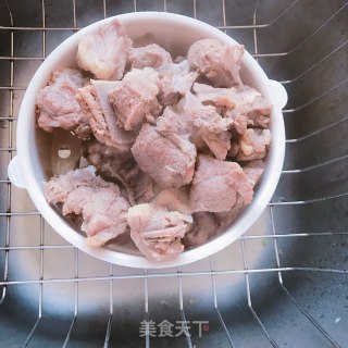 骨头炖莲藕的做法步骤：5