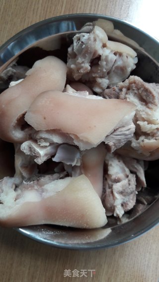 黄豆炖猪脚的做法步骤：3