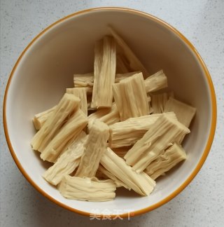 素烧腐竹的做法步骤：1