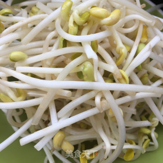 黄豆芽炒鲜虾的做法步骤：3