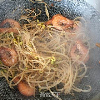 黄豆芽炒鲜虾的做法步骤：13