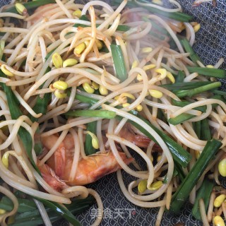 黄豆芽炒鲜虾的做法步骤：15