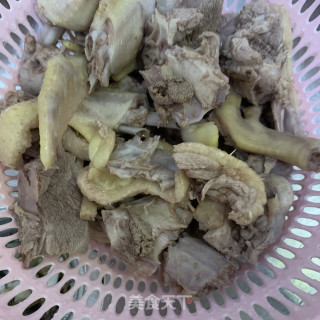 紫苏焖鸭的做法步骤：2