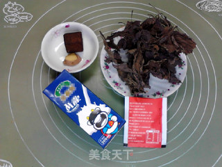 姜苏红糖奶茶的做法步骤：1