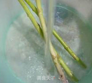 咸肉芦笋炒饭的做法步骤：4