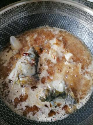 炖鱼头的做法步骤：3