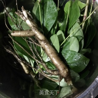 土人参芋头炖鸽子的做法步骤：3