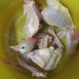 土人参芋头炖鸽子的做法步骤：4