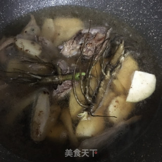 土人参芋头炖鸽子的做法步骤：11
