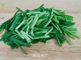 肉炒豆芽韭菜的做法步骤：3