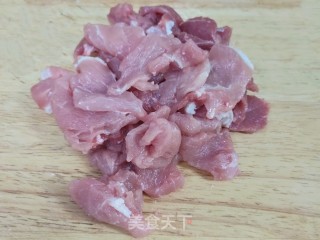 肉炒豆芽韭菜的做法步骤：4