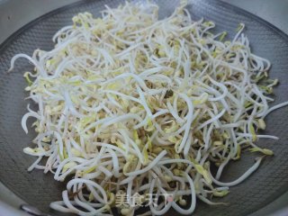 肉炒豆芽韭菜的做法步骤：6