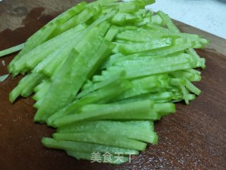 虾皮萝卜丝汤的做法步骤：2