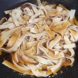 蒜香豆皮的做法步骤：6