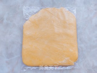万圣节鬼脸草莓派的做法步骤：5