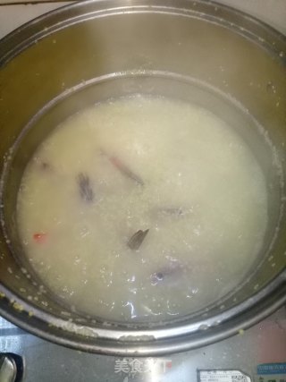 翡翠鲜虾小米粥的做法步骤：5