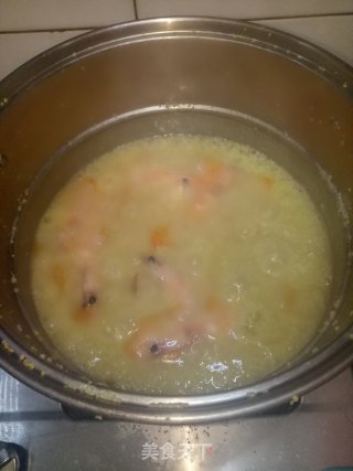 翡翠鲜虾小米粥的做法步骤：6