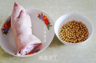 黄豆焖猪蹄的做法步骤：1