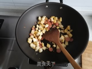 馒头炒香肠的做法步骤：7