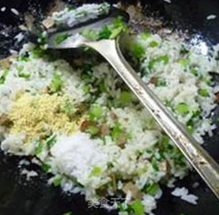 香芹素火腿炒饭的做法步骤：9
